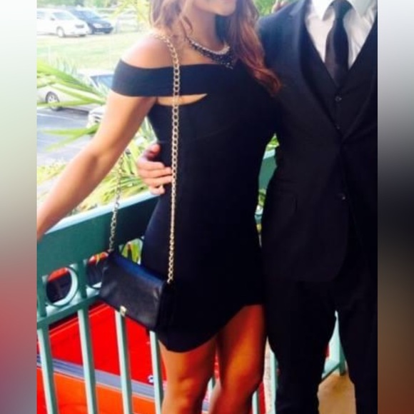 LIKE NEW - GUESS black bodycon dress - XS - Picture 4 of 4